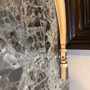 I’m selling an authentic coach shoulder strap.